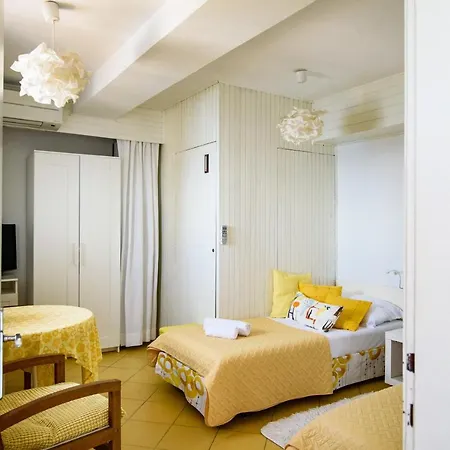Sea Whisper Apartman *